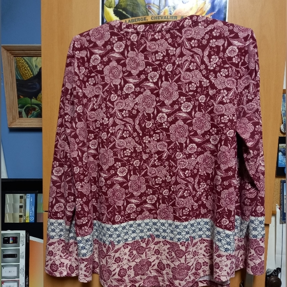 Style & Co soft floral top - Picture 2 of 7
